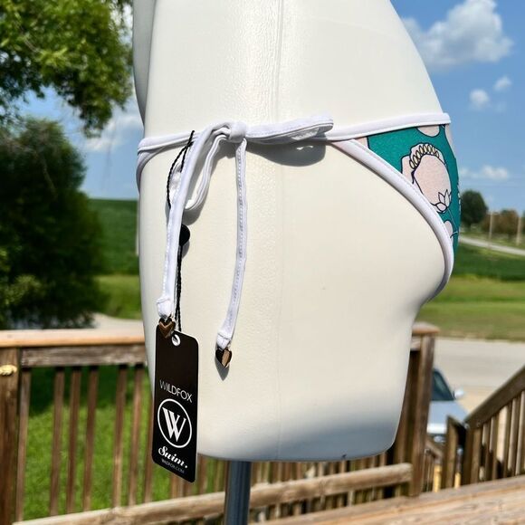 Wildfox Swim 60's Floral Triangle String Tie Bikini Bottom Size Small - Picture 3 of 8